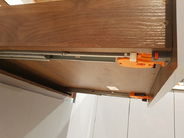 Ray trượt âm của tủ bếp